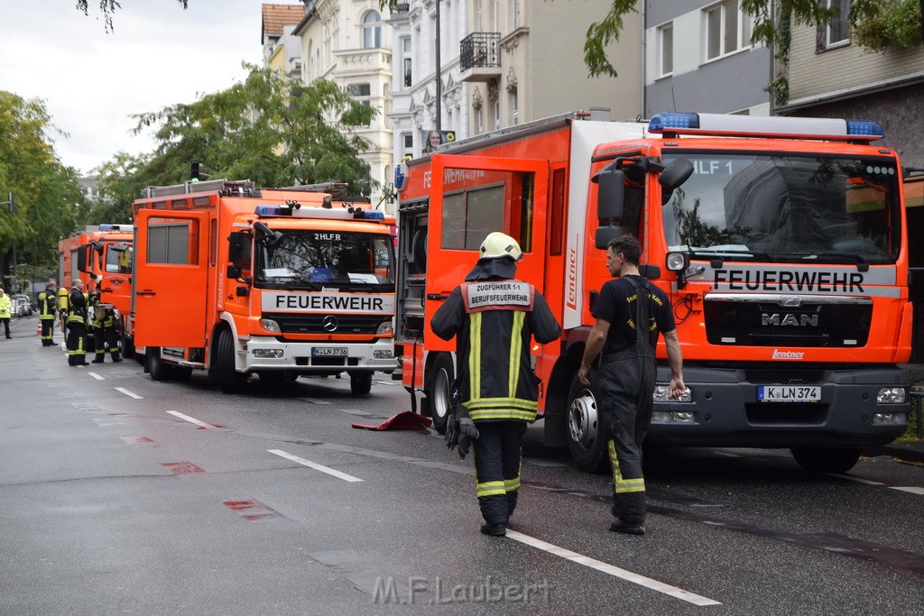 Feuer 2 Koeln Nippes Neusserstr P157.JPG - Miklos Laubert